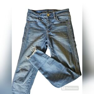 Womens American Eagle Jeans Size 4 Short Strips on Leg